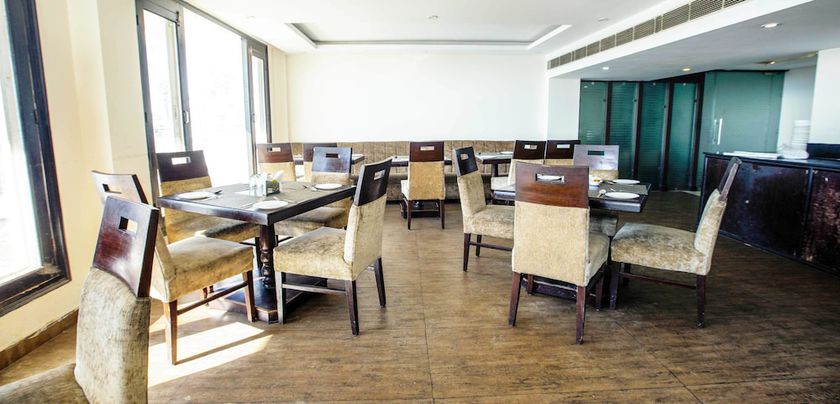 Imagen del bar/restaurante del Hotel Patnitop Heights. Foto 4