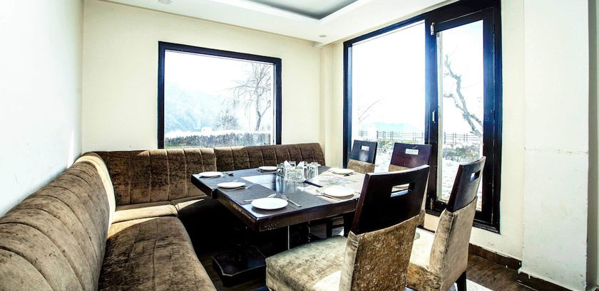 Imagen del bar/restaurante del Hotel Patnitop Heights. Foto 6