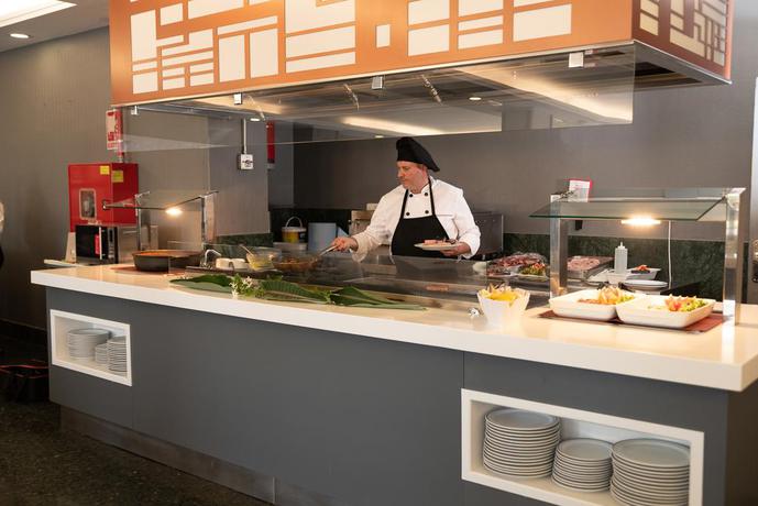 Imagen del bar/restaurante del Hotel Pato Amarillo. Foto 3