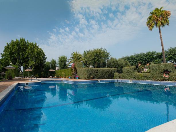 Imagen de la piscina del Hotel Pato Amarillo. Foto 11