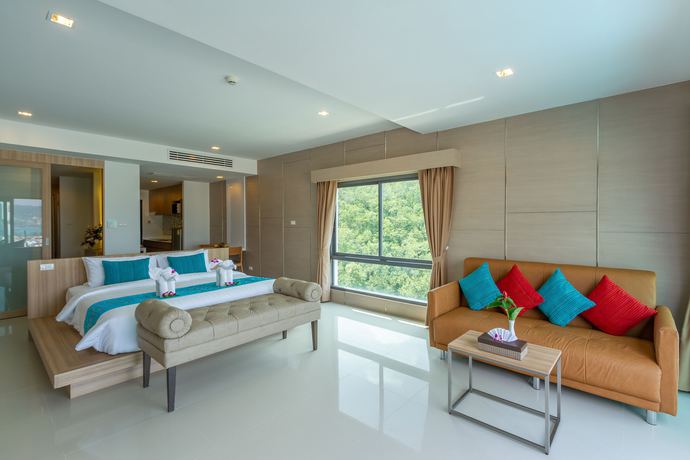 Imagen de la habitación del Hotel Patong Bay Hill Resort. Foto 17