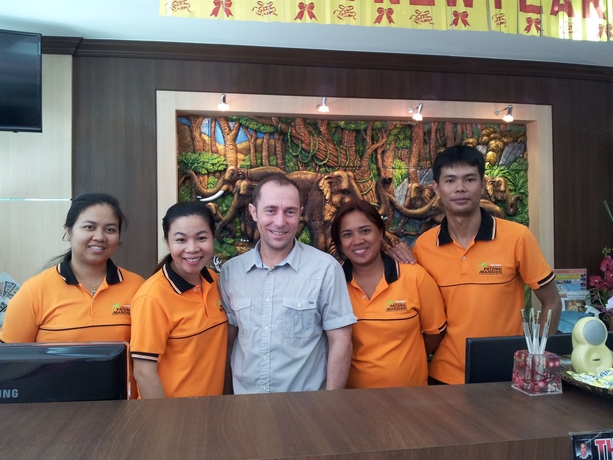 Imagen de los interiores del Hotel Patong Mansion. Foto 12