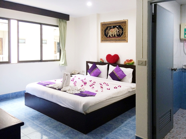 Imagen de la habitación del Hotel Patong Ours Guest House. Foto 1