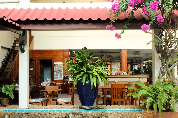 Imagen de los interiores del Hotel Patong Palace. Foto 19