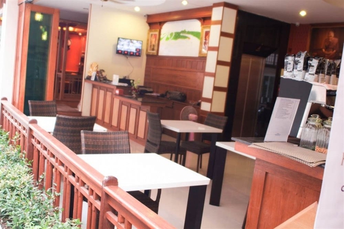 Imagen del bar/restaurante del Hotel Patong Panomporn Phuket. Foto 1