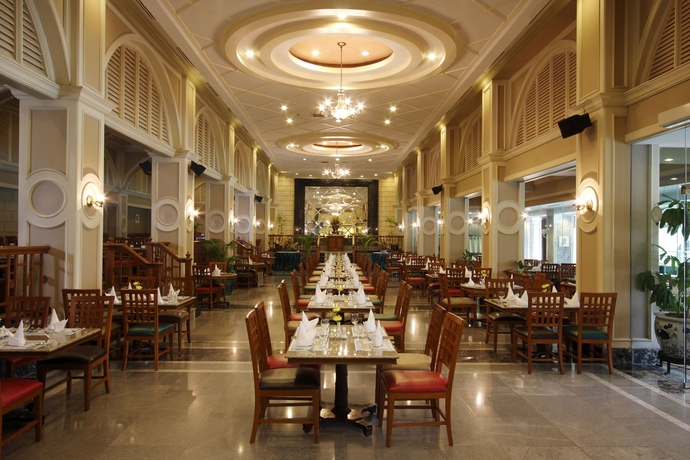 Imagen del bar/restaurante del Hotel Patong Resort. Foto 3