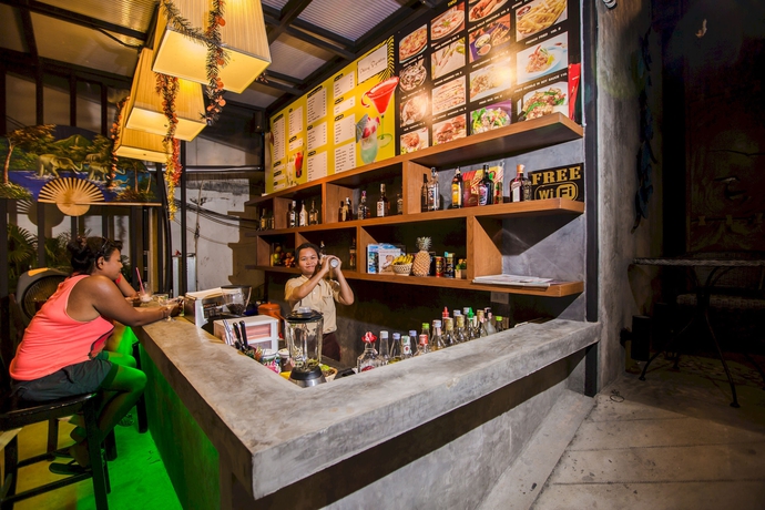 Imagen del bar/restaurante del Hotel Patong Signature Boutique. Foto 2