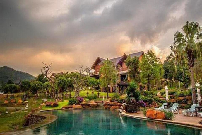 Imagen de la piscina del Hotel Patravana Resort. Foto 12