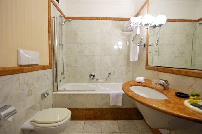 Imagen de la habitación del Hotel Patria Palace Lecce. Foto 6