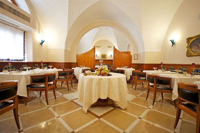 Imagen del bar/restaurante del Hotel Patria Palace Lecce. Foto 3