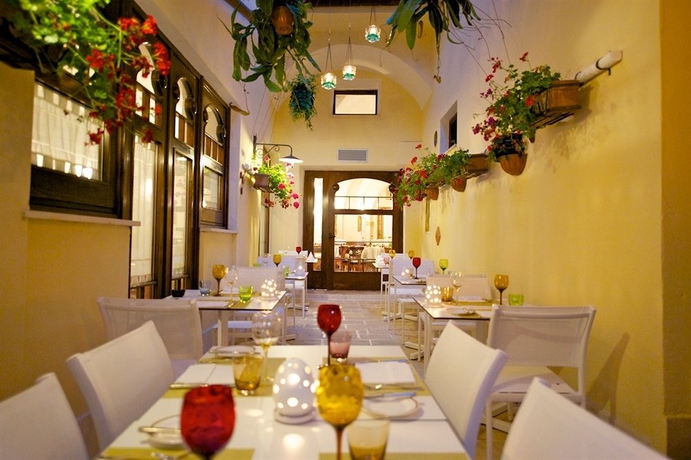 Imagen del bar/restaurante del Hotel Patria Palace Lecce. Foto 4