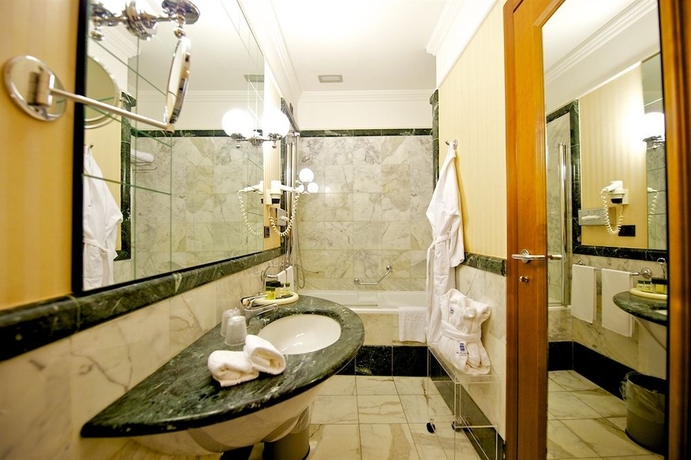 Imagen de la habitación del Hotel Patria Palace Lecce. Foto 8