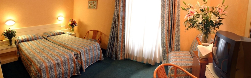 Imagen de la habitación del Hotel Patria, Plaza de la Rep&uacute;blica. Foto 13