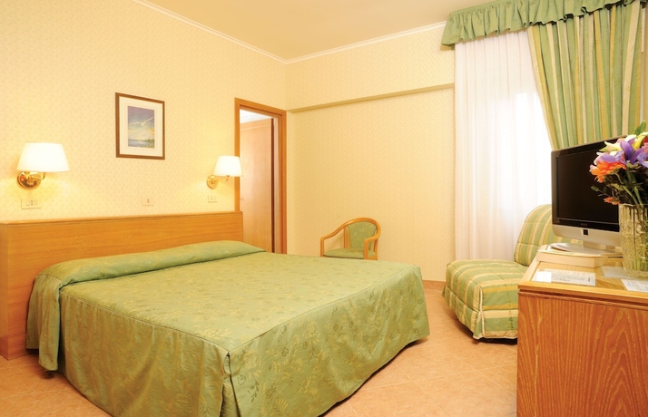 Imagen de la habitación del Hotel Patria, Plaza de la Rep&uacute;blica. Foto 15