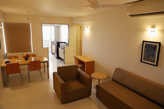 Imagen de la habitación del Hotel Patria Suites, Rajkot. Foto 13
