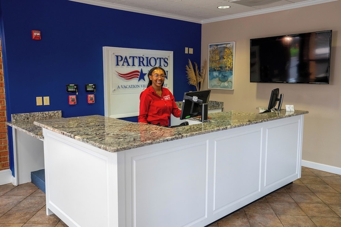 Imagen de los interiores del Hotel Patriots Inn. Foto 9