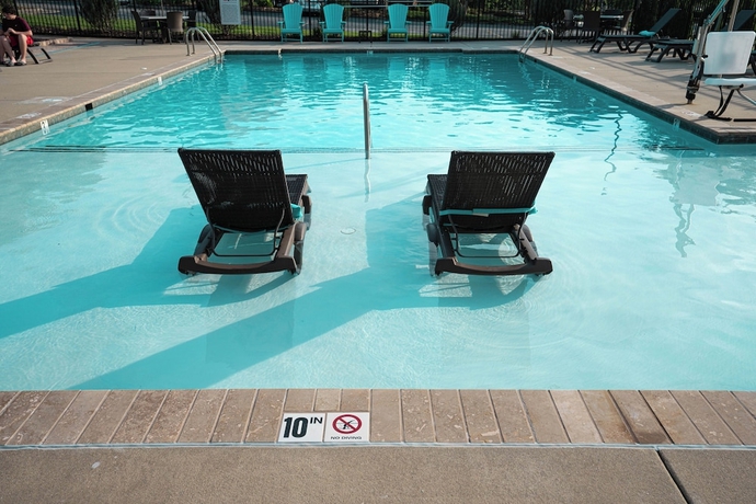 Imagen de la piscina del Hotel Patriots Inn. Foto 16