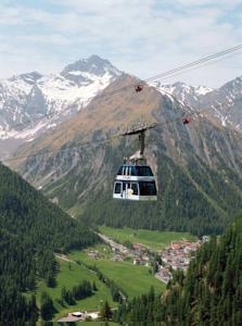 Imagen de los exteriores del Hotel Patschei Trid. Foto 5