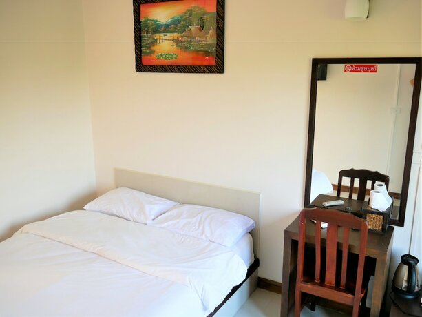 Imagen de la habitación del Hotel Pattana Resort. Foto 18