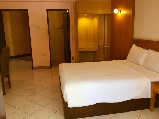 Imagen de la habitación del Hotel Pattaya At Nine. Foto 14