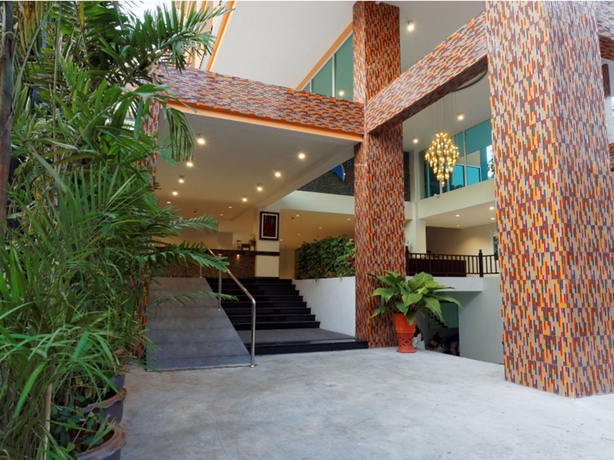 Imagen de los exteriores del Hotel Pattaya Blue Sky. Foto 11