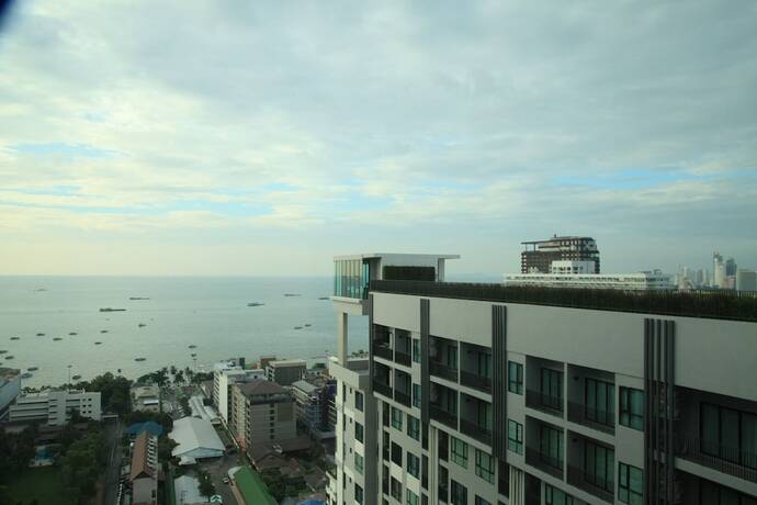 Imagen general del Hotel Pattaya Central Sea View Pool Suite. Foto 9