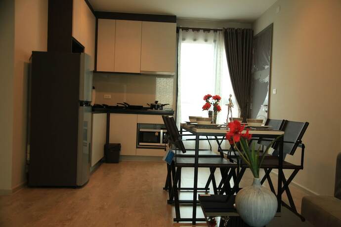 Imagen general del Hotel Pattaya Central Sea View Pool Suite. Foto 11
