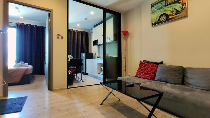 Imagen de la habitación del Hotel Pattaya Central Sea View Pool Suite. Foto 16