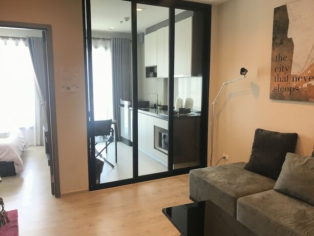 Imagen de la habitación del Hotel Pattaya Central Sea View Pool Suite. Foto 21