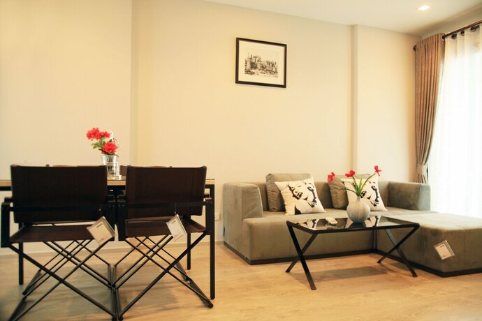 Imagen de los interiores del Hotel Pattaya Central Sea View Pool Suite. Foto 33