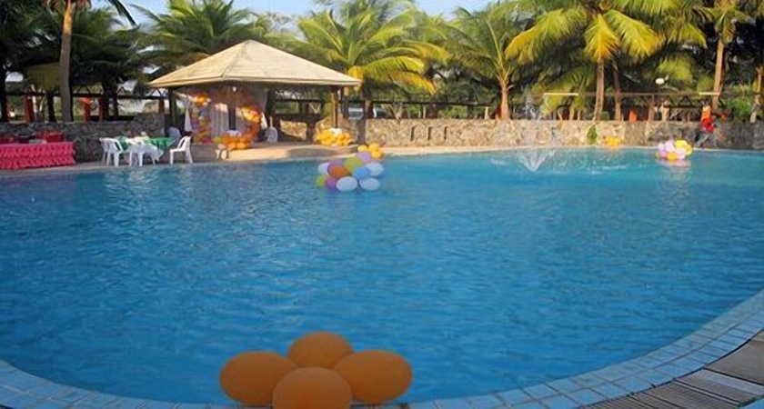 Imagen de la piscina del Hotel Pattaya Country Club. Foto 16