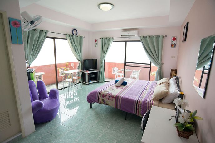 Imagen de la habitación del Hotel Pattaya Holiday Lodge. Foto 13