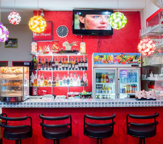 Imagen del bar/restaurante del Hotel Pattaya Holiday Lodge. Foto 4