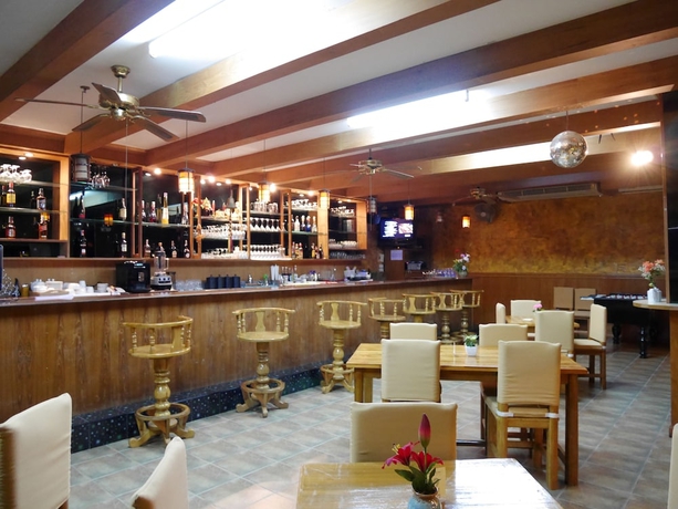 Imagen del bar/restaurante del Hotel Pattaya Mansion. Foto 5