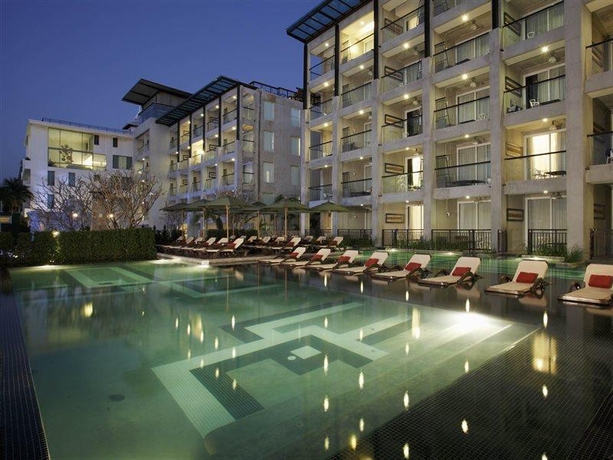 Imagen de la piscina del Hotel Pattaya Modus Beachfront Resort. Foto 12