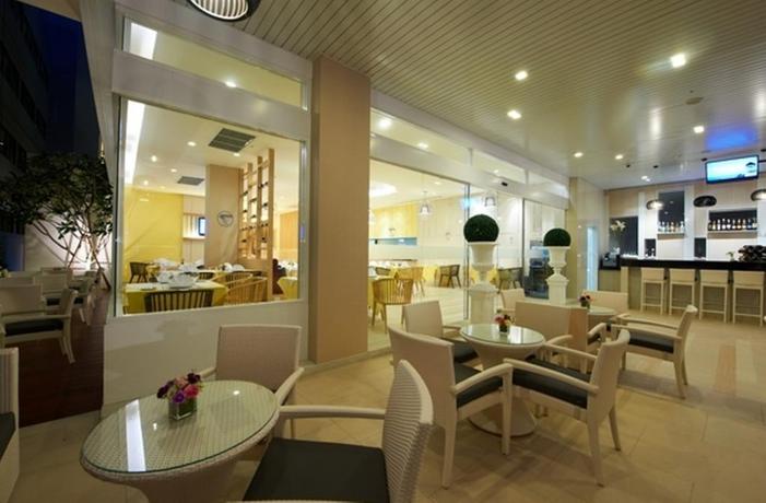 Imagen del bar/restaurante del Hotel Pattaya Sea View. Foto 8