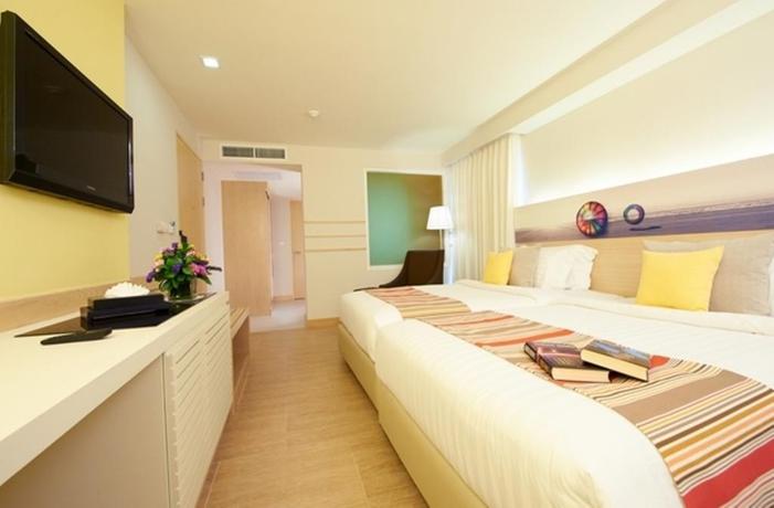 Imagen de la habitación del Hotel Pattaya Sea View. Foto 16