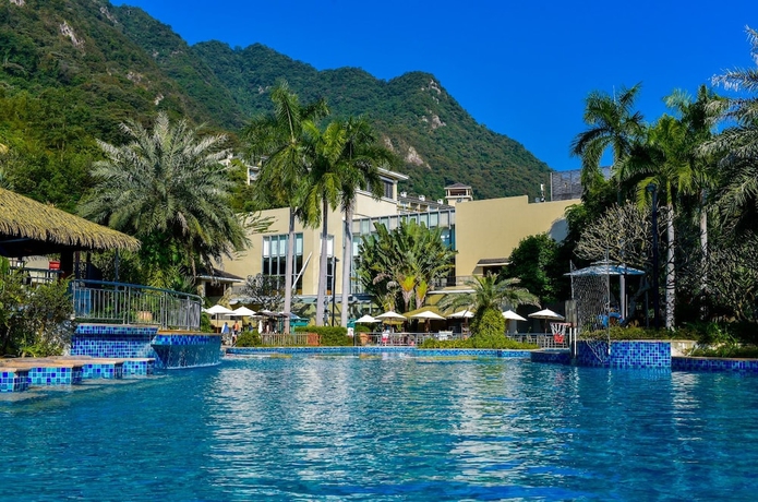 Imagen de la piscina del Hotel Pattra Resort. Foto 17