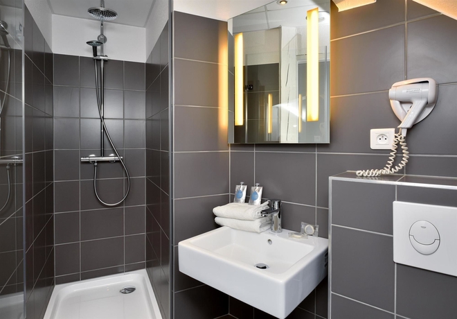 Imagen de la habitación del Hotel Paul and Pia. Foto 7