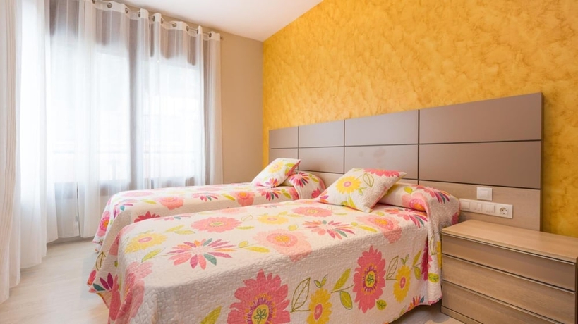 Imagen de la habitación del Hotel Paulina in Lloret de Mar. Foto 14