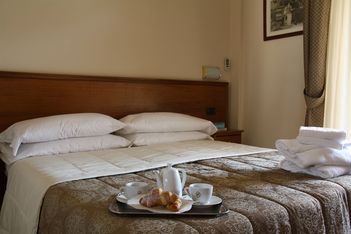 Imagen de la habitación del Hotel Pausania Inn. Foto 9