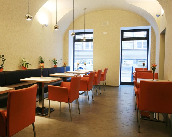 Imagen del bar/restaurante del Hotel Pav. Foto 3