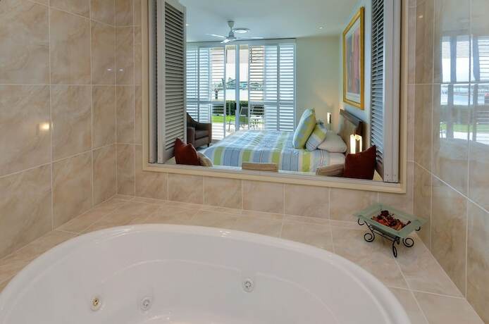 Imagen general del Hotel Pavilion 17 Oceanfront Ground Floor 4 Bedroom Heated Pool Plus Golf Buggy. Foto 18
