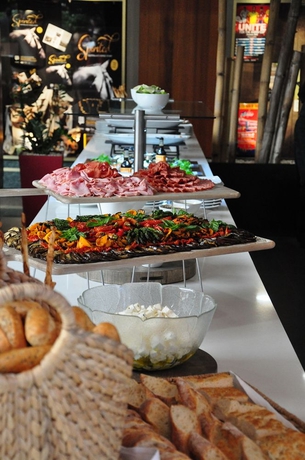 Imagen del bar/restaurante del Hotel Pavilion On Northbourne. Foto 9