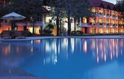 Imagen de la piscina del Hotel Pavilion Rim Kwai Resort. Foto 6