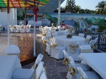 Imagen de los exteriores del Hotel Pavillon Des Receptions and. Foto 12