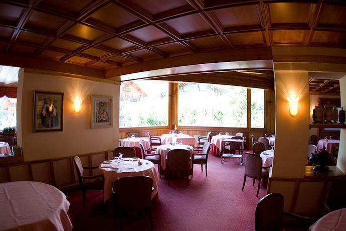 Imagen del bar/restaurante del Hotel Pavillon. Foto 2