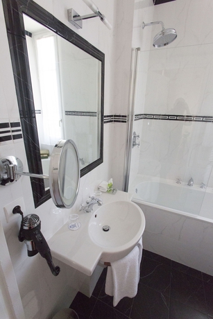 Imagen de la habitación del Hotel Pavillon Henri Iv – Restaurant Terrasse. Foto 13