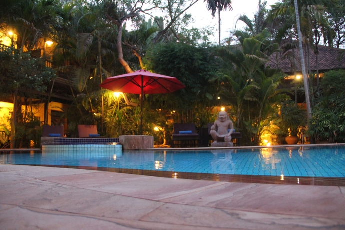 Imagen de la piscina del Hotel Pavillon Indochine. Foto 15