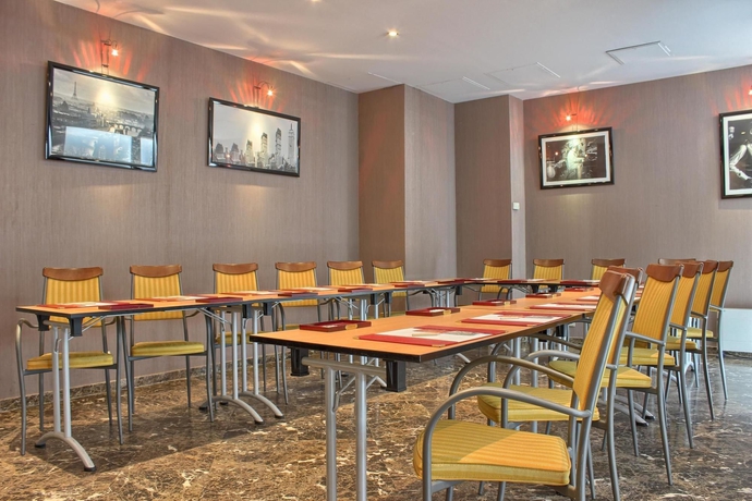 Imagen del bar/restaurante del Hotel Pavillon Opera Grands Boulevards. Foto 1